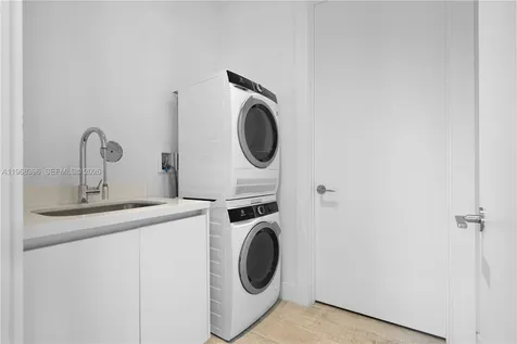 102 24th Street Miami Beach FL 33139