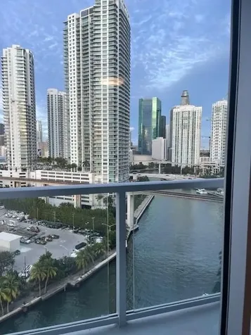 185 SW 7th Street Miami FL 33130