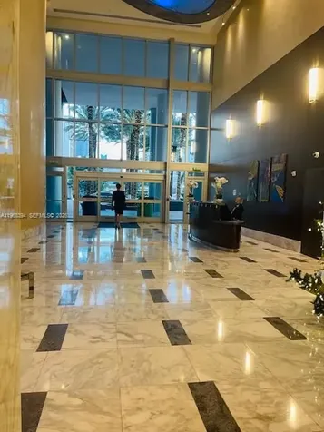 185 SW 7th Street Miami FL 33130