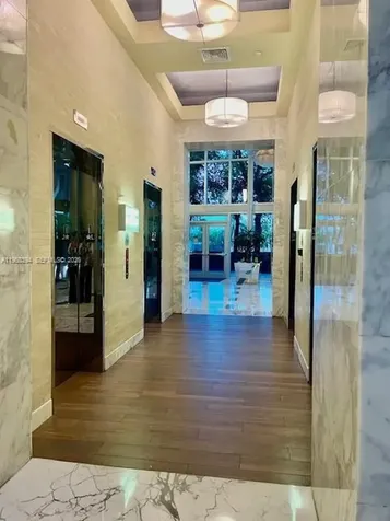 185 SW 7th Street Miami FL 33130