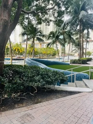 185 SW 7th Street Miami FL 33130