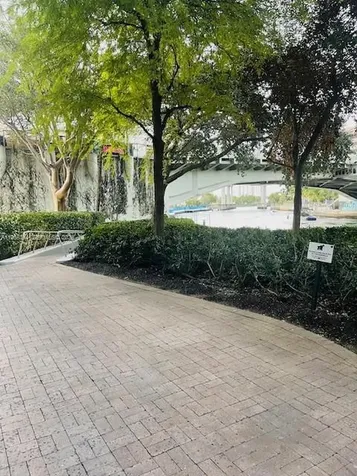 185 SW 7th Street Miami FL 33130