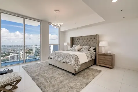 253 NE 2nd Street Miami FL 33132