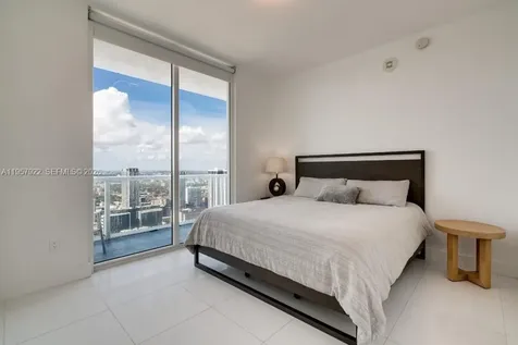 253 NE 2nd Street Miami FL 33132