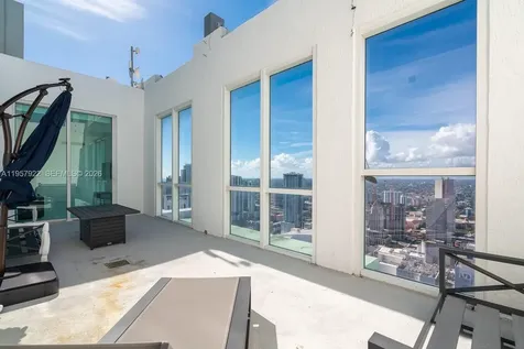 253 NE 2nd Street Miami FL 33132