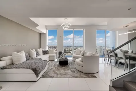 253 NE 2nd Street Miami FL 33132