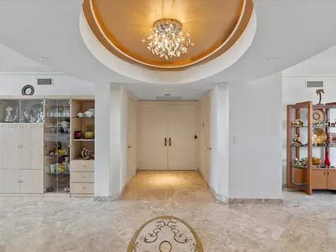 19111 Collins Avenue Sunny Isles Beach FL 33160