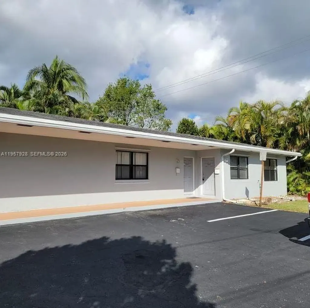 814 Finley Court Hollywood FL 33020