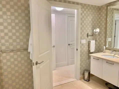 3101 S Ocean Drive Hollywood FL 33019