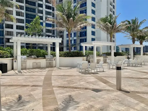 3101 S Ocean Drive Hollywood FL 33019