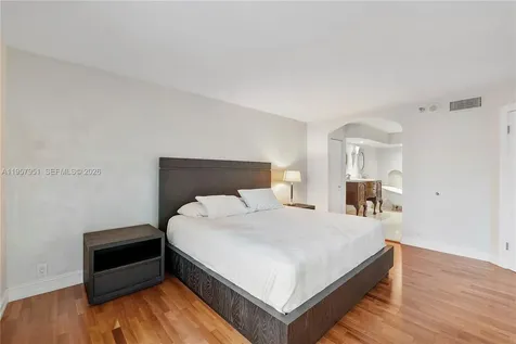 3500 Mystic Pointe Drive Aventura FL 33180