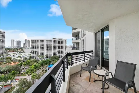 3500 Mystic Pointe Drive Aventura FL 33180