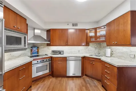 3500 Mystic Pointe Drive Aventura FL 33180