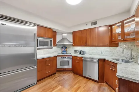 3500 Mystic Pointe Drive Aventura FL 33180