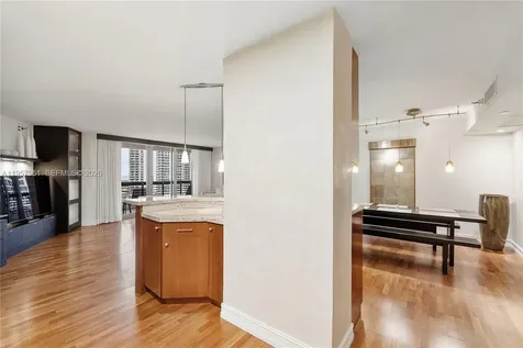 3500 Mystic Pointe Drive Aventura FL 33180