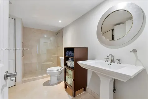3500 Mystic Pointe Drive Aventura FL 33180
