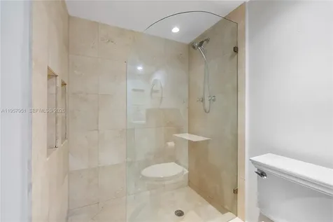 3500 Mystic Pointe Drive Aventura FL 33180