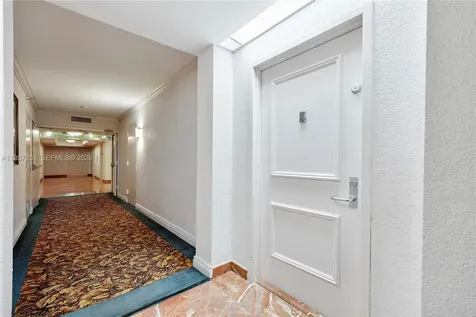 3500 Mystic Pointe Drive Aventura FL 33180