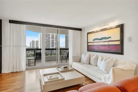 3500 Mystic Pointe Drive Aventura FL 33180
