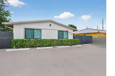4727 NW 4th Street Miami FL 33126