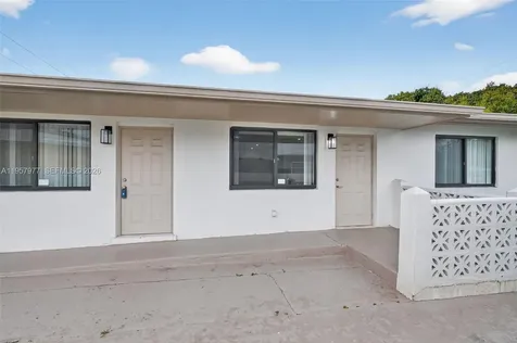 4727 NW 4th Street Miami FL 33126