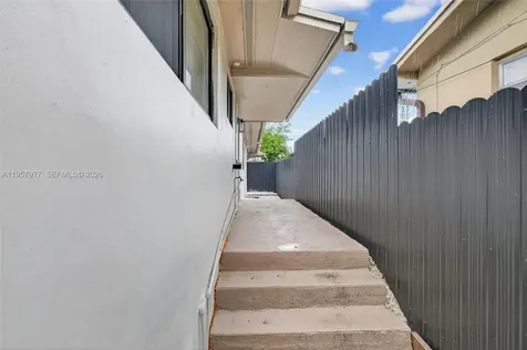 4727 NW 4th Street Miami FL 33126