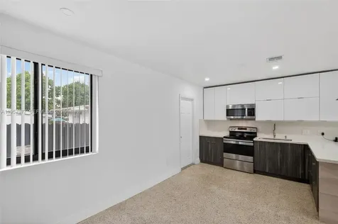 4727 NW 4th Street Miami FL 33126
