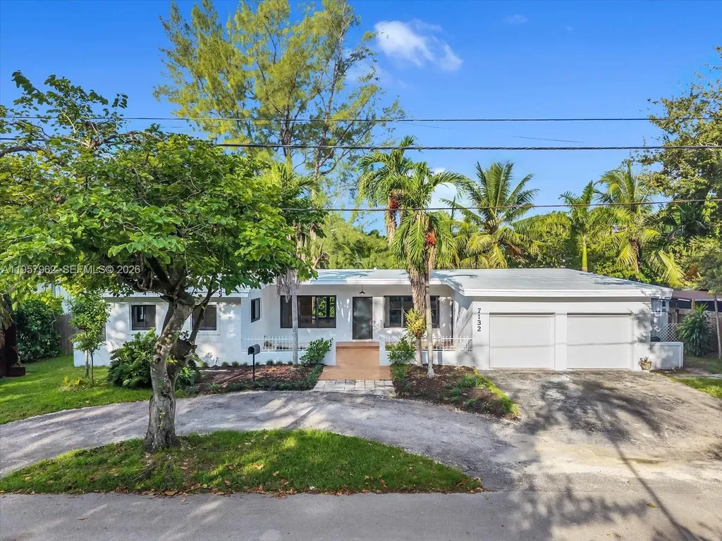 7132 SW 65th Avenue South Miami FL 33143