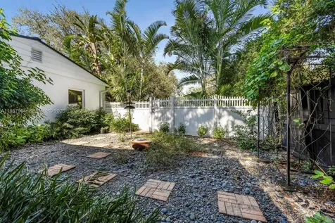 5100 SW 75th Street Miami FL 33143
