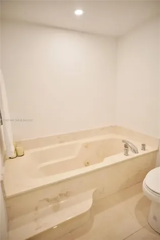520 Brickell Key Drive Miami FL 33131