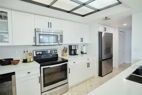 520 Brickell Key Drive Miami FL 33131