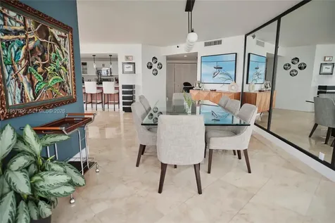 520 Brickell Key Drive Miami FL 33131