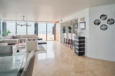 520 Brickell Key Drive Miami FL 33131