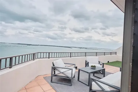 520 Brickell Key Drive Miami FL 33131