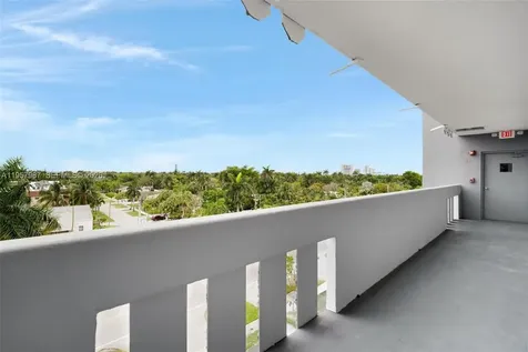 1000 NE 14th Avenue Hallandale Beach FL 33009