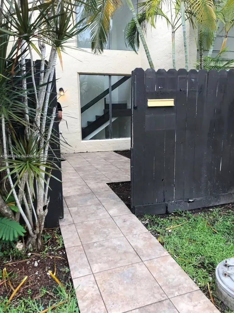 11220 SW 67th Terrace Miami FL 33173