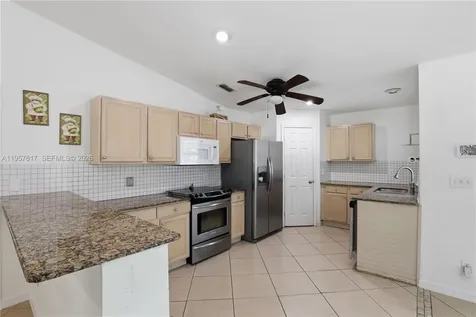 530 7th Street SW Naples FL 34117