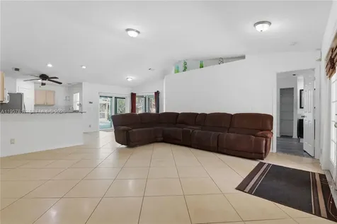 530 7th Street SW Naples FL 34117