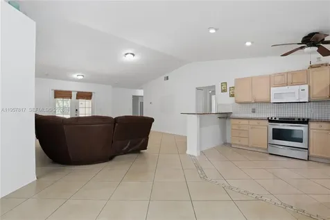 530 7th Street SW Naples FL 34117