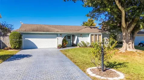 1128 W Rainwood Circle W Palm Beach Gardens FL 33410