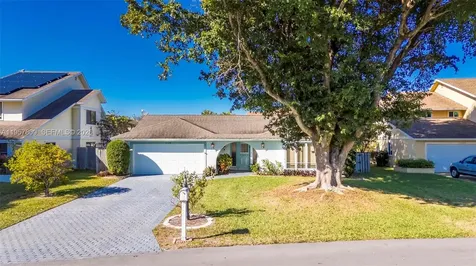 1128 W Rainwood Circle W Palm Beach Gardens FL 33410