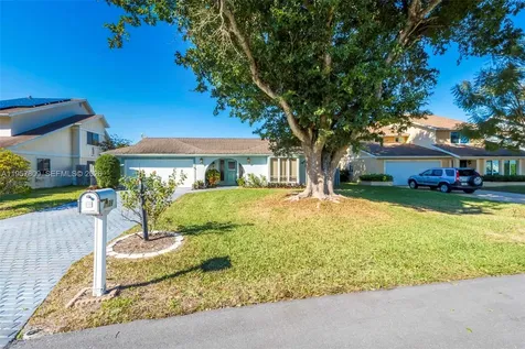 1128 W Rainwood Circle W Palm Beach Gardens FL 33410