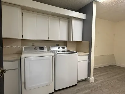 1705 Whitehall Drive Davie FL 33324