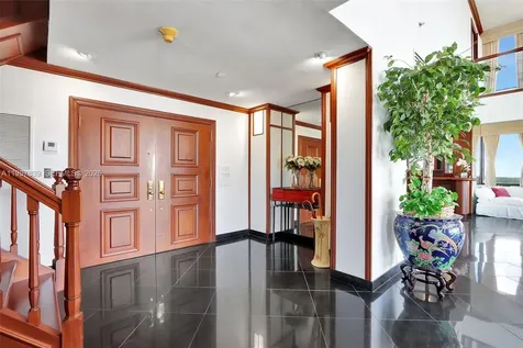 11113 Biscayne Boulevard Miami FL 33181