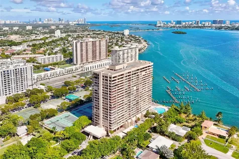 11113 Biscayne Boulevard Miami FL 33181