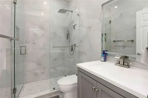 10628 W 33rd Way Hialeah FL 33018