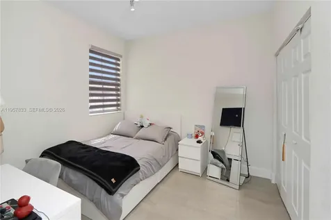 10628 W 33rd Way Hialeah FL 33018