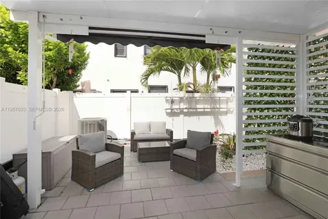 10628 W 33rd Way Hialeah FL 33018