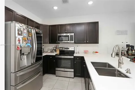 10628 W 33rd Way Hialeah FL 33018