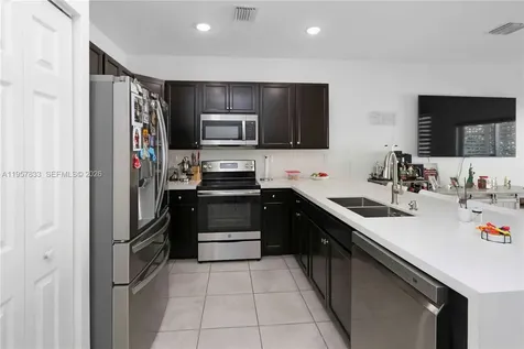 10628 W 33rd Way Hialeah FL 33018